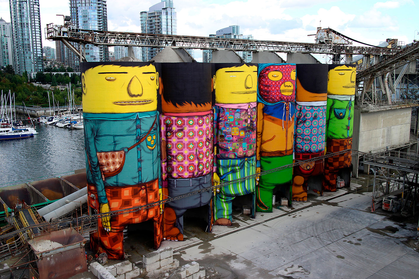 IMAGE 07 OSGEMEOS Giants Vancouver Biennale 2014