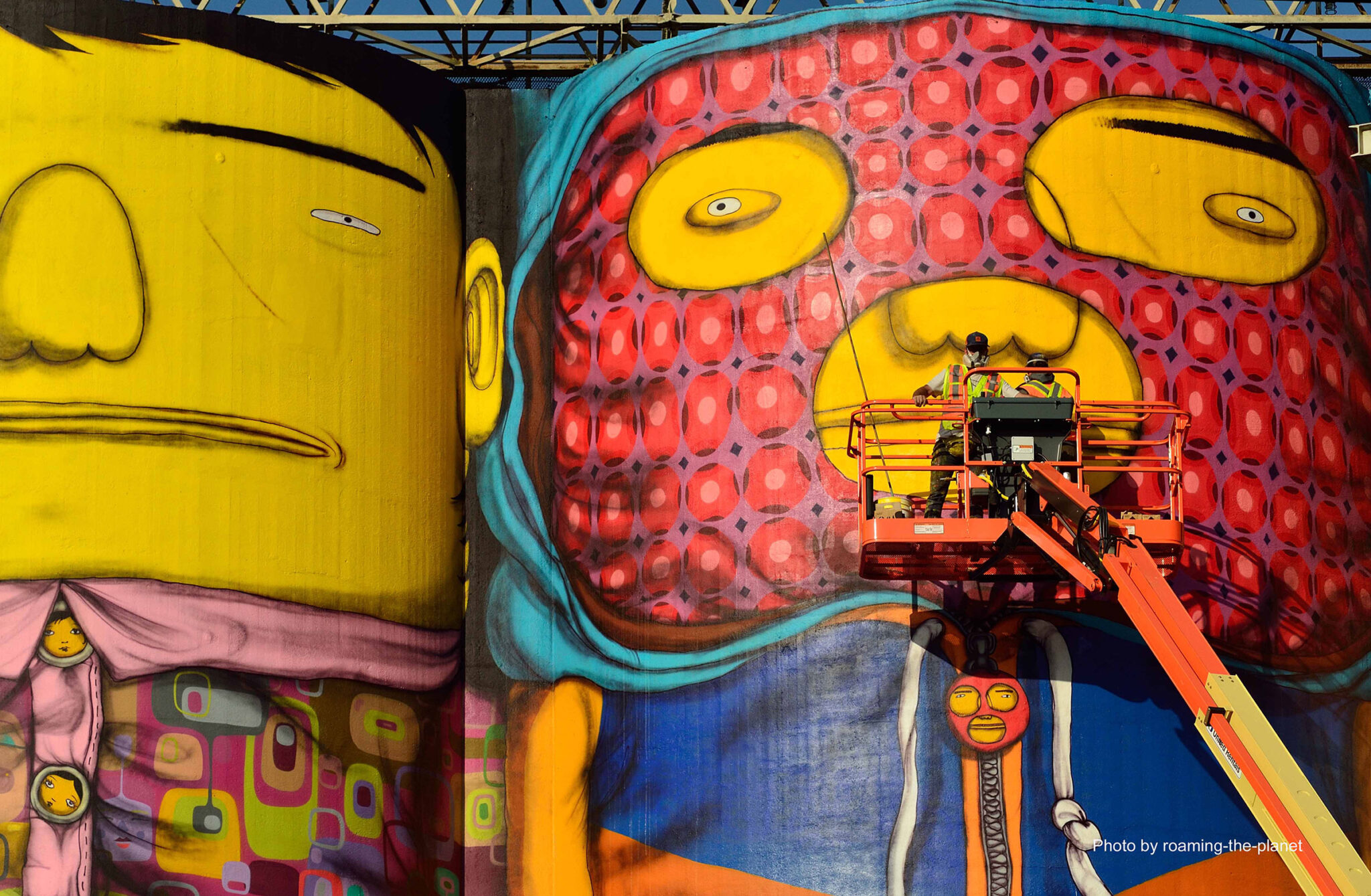 IMAGE 09 OSGEMEOS Giants Vancouver Biennale 2014 detail