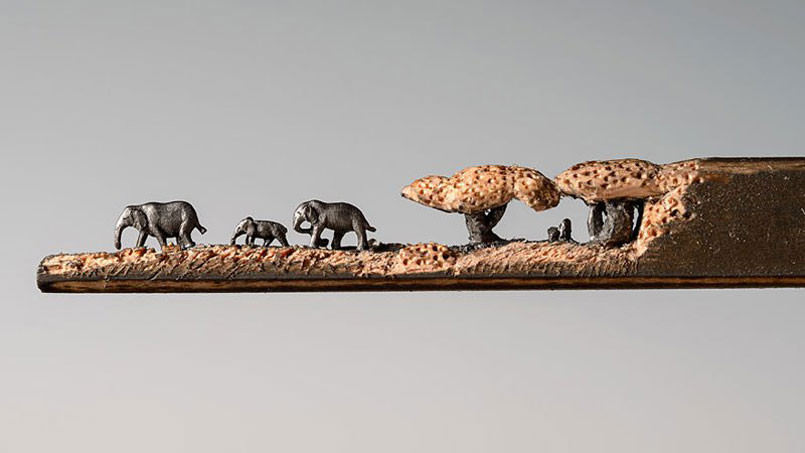 artist-carves-an-entire-herd-of-elephants-onto-a-pencil6-2-805x453