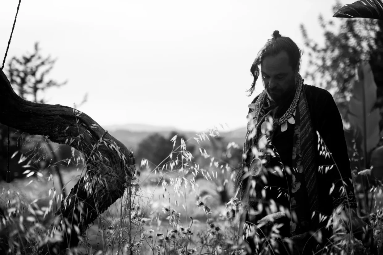 Interview with multifaceted artist Raz Ohara 6 Raz Ohara Beyond And Deep Down @Ishka Mikocka 1500x1000 3