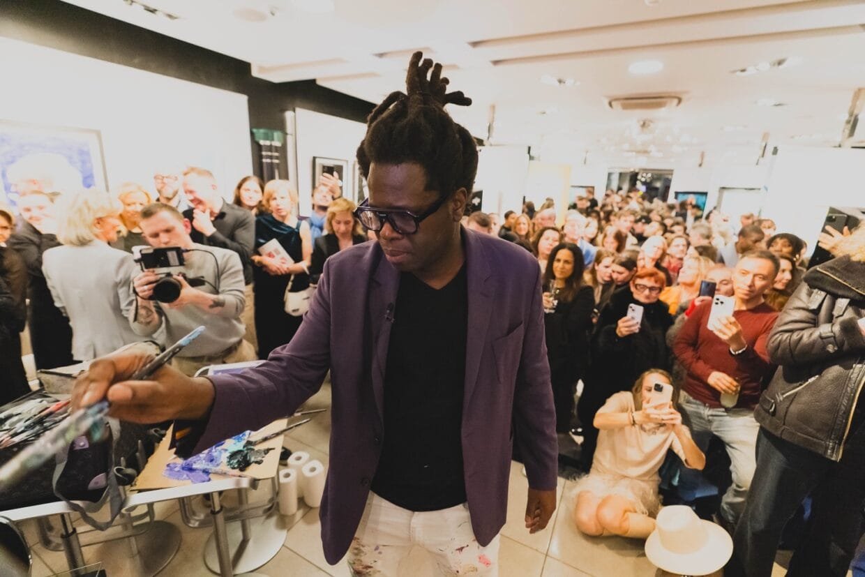 Bradley Theodore Brings Marie Antoinette to Life in London 6 Bradley Theodore painting of Marie Antoinette