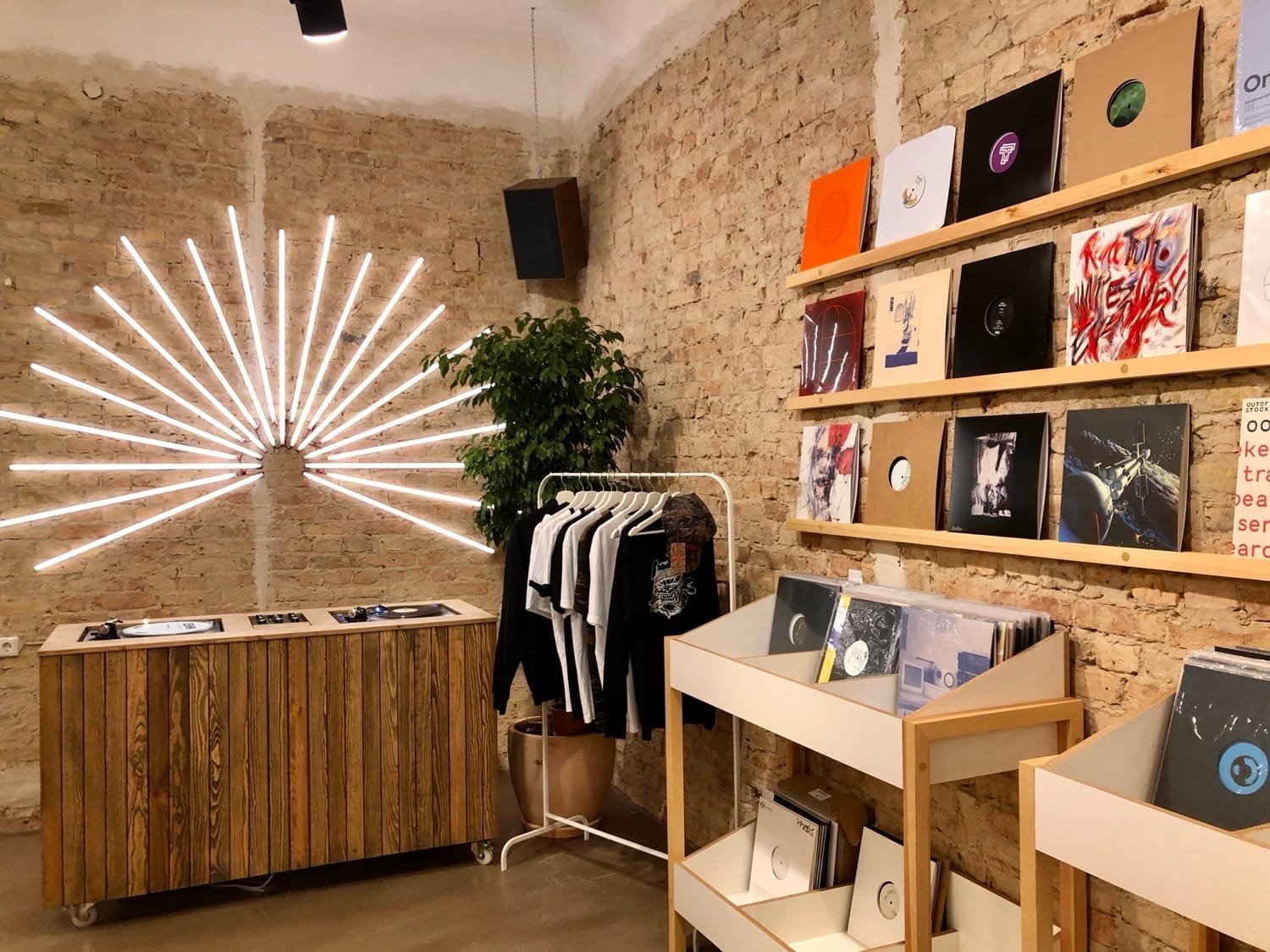 20 Years of ESHK Hair: How Fernando Lopez and Meg Liu Built a Global Salon Brand 8 Interior view of ESHK Hair salon showing creative design and atmosphere