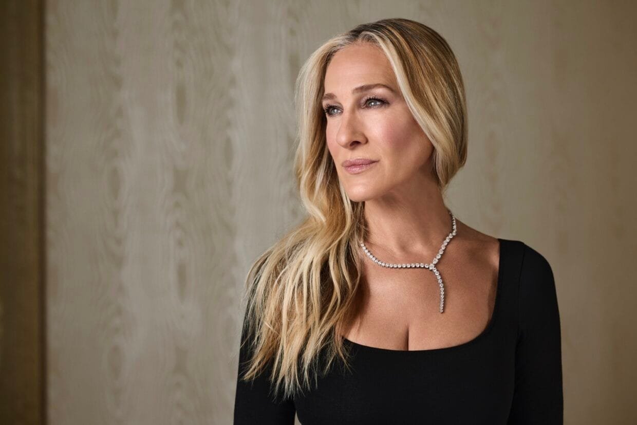 Sarah Jessica Parker Joins Astrea London: Redefining Diamonds with Star Power and Sustainability 6 Sarah Jessica Parker poses with Astrea London’s lab-grown diamond collection