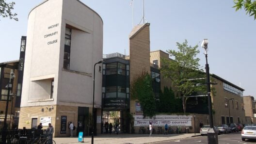 Community college buildings in Hoxton